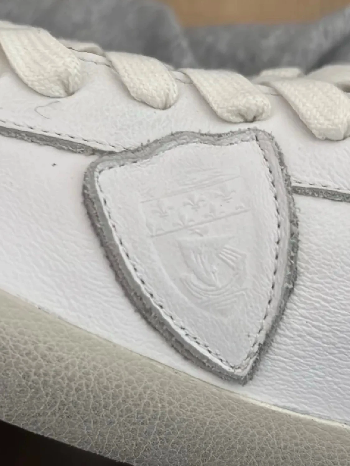 Vita Philippe Model sneakers med grå detaljer - 3