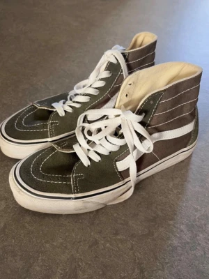 Gröna Vans skor - Snygga gröna Vans skor i strl 37, knappt använda 
