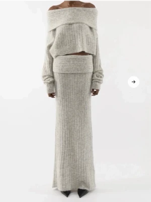 Arakii cloud skirt grå  - Arakii cloud skirt i ljusgrå, aldrig använd!💕