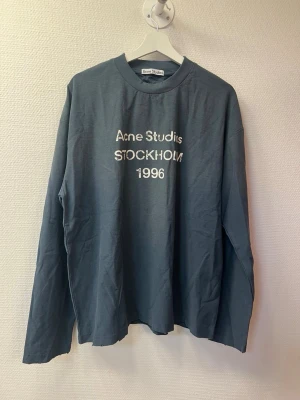 Acne studios long sleeve  - Kan endast mötas i Stockholm 😊 unisex . Har storlek s och m 