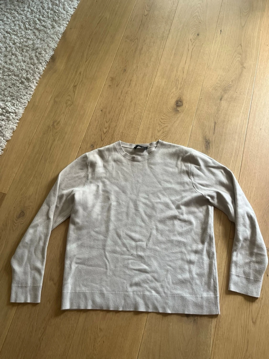 Beige tröja från Brand Island