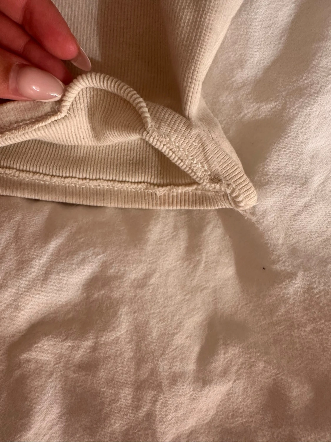 Ljus ribbad croppad polotopp - 3