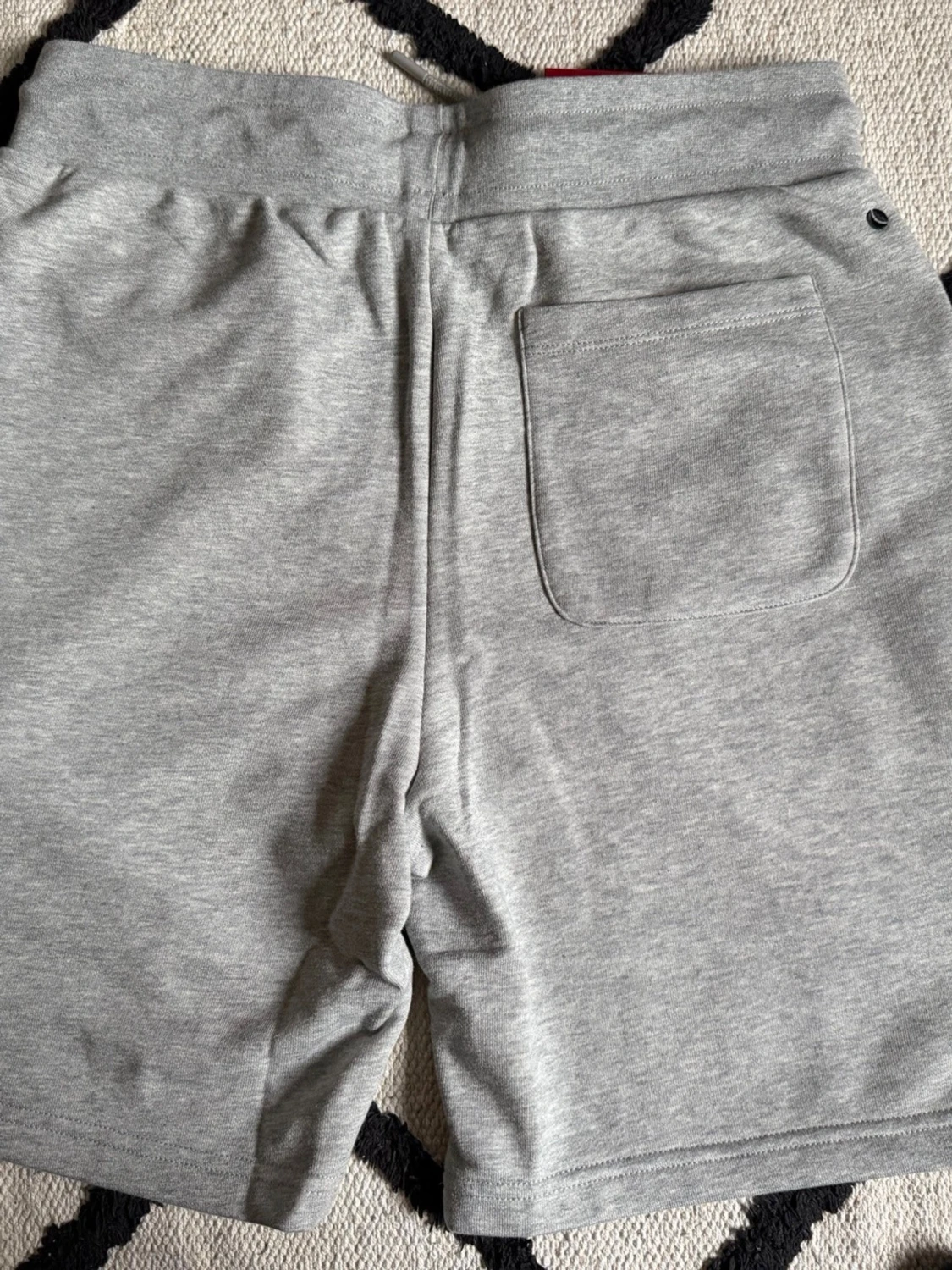 Grå sweatshorts från BORG - 1