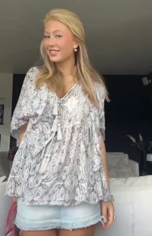 Mönstrad blus  - Fin blus i storlek xs, köpt secondhand💕
