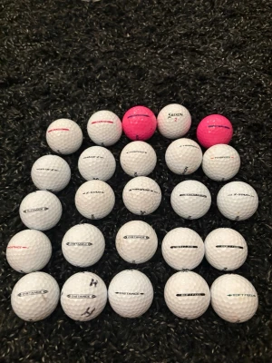 Srixon 25 st - Säljer ett gäng srixon, allt från q Star, distans och mera 