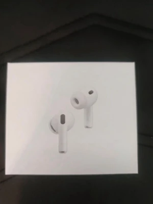 AirPods Pro 3 - 🎧 Trådlösa In-Ear Hörlurar – Helt nya & Inplastade!  Snygga och moderna trådlösa in-ear-hörlurarr med riktigt bra ljud och kraftfull bas. Perfekta för musik, samtal, träning och vardagsbruk.  ✨ Funktioner: • Aktiv brusreducering (ANC) • Transparensläge • Adaptivt ljud • Touch-kontroller • Trådlös anslutning • Laddningsetui • Bekväm in-ear-design • Helt nya och inplastade  📦 Skick: Helt nya, aldrig använda  Skicka gärna ett meddelande vid frågor eller intresse!