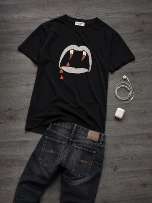Saint Laurent Tshirt - T-shirt från SL i nyskick. Passar M.