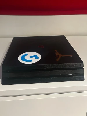 Ps4 pro  - Funkar jätte bra 