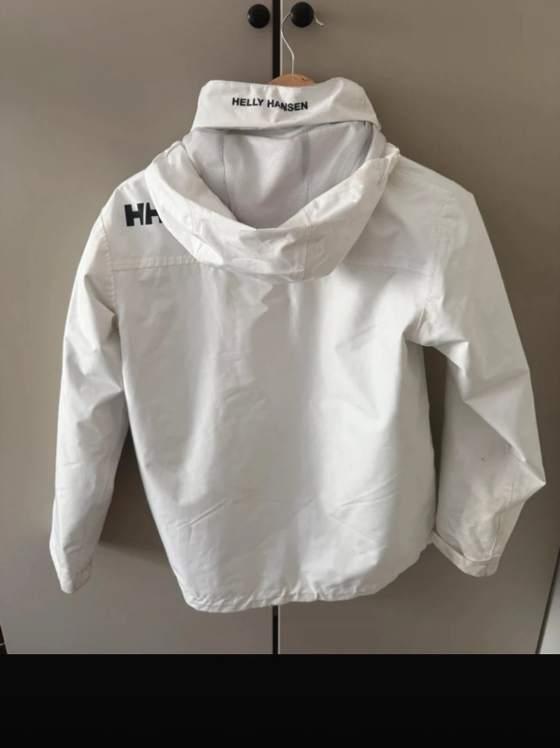 Vit vindjacka från Helly Hansen - 1