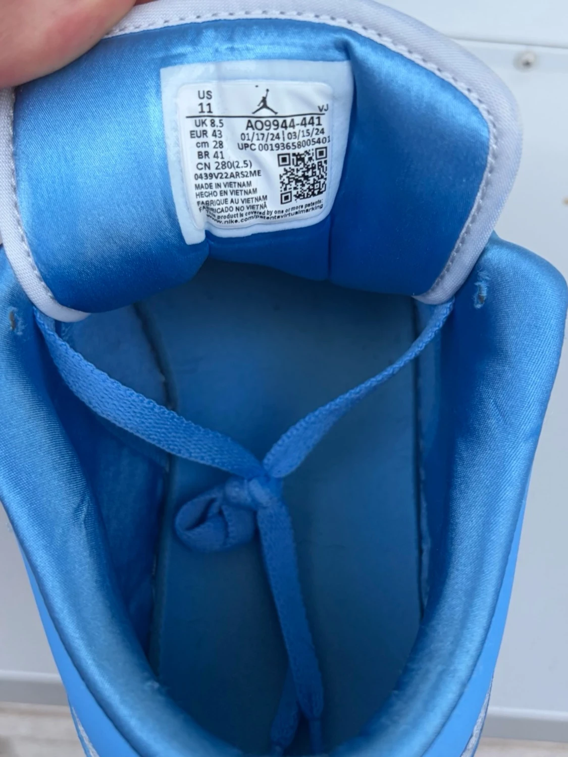 Blåvita sneakers med klassisk design - 5