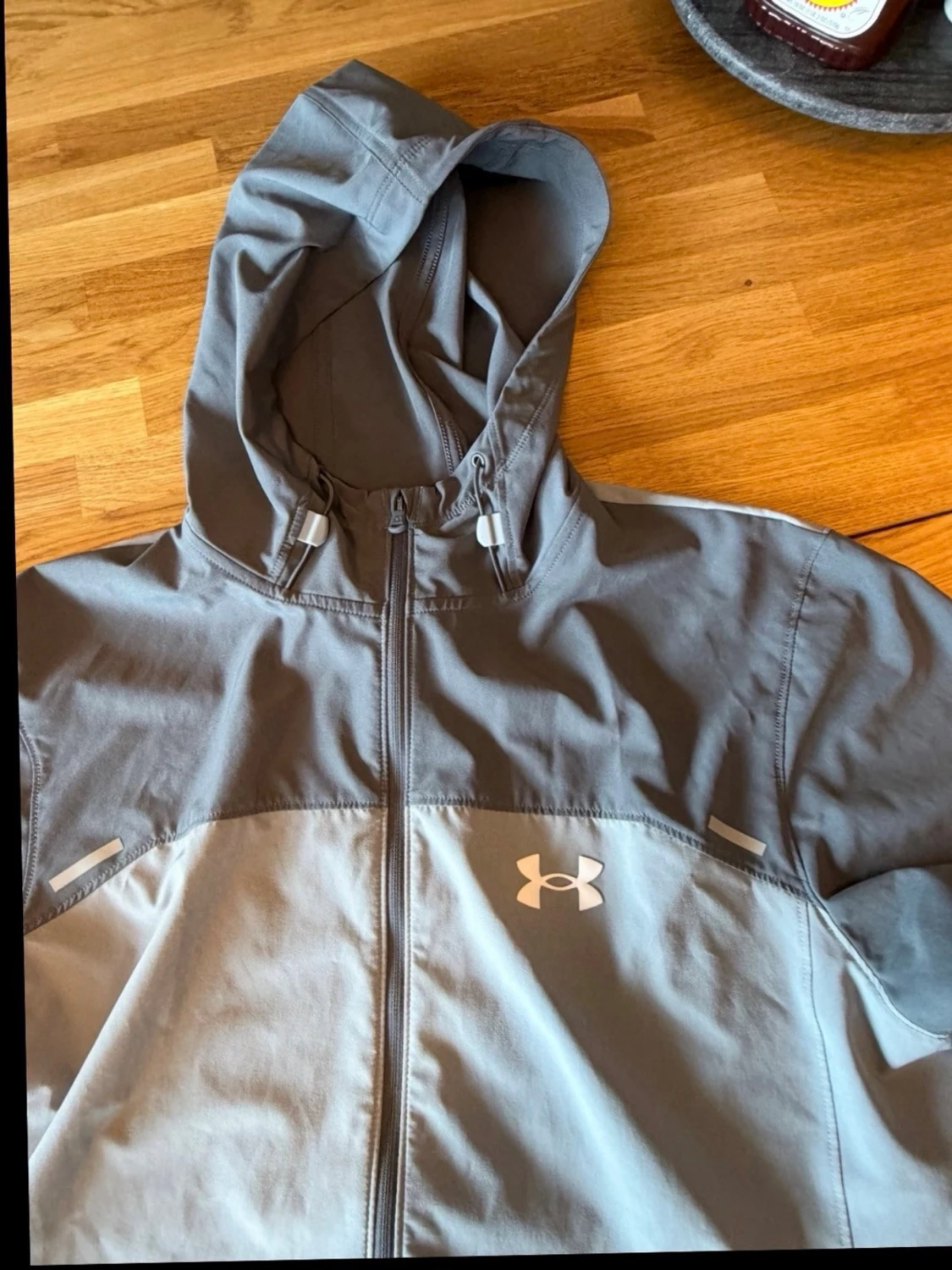 Grå vindjacka från Under Armour - 3