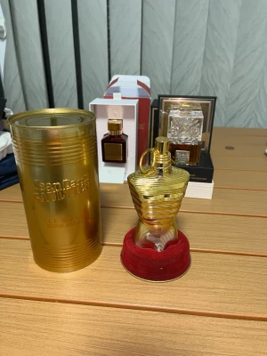 Jean Paul gaultier le male elixir absolu - Helt ny aldrig använt den man ser vikten på flaskan sista bilden som bevis att jag aldrig använt den. Fraktar samma dag som man köper 125 ml flaska