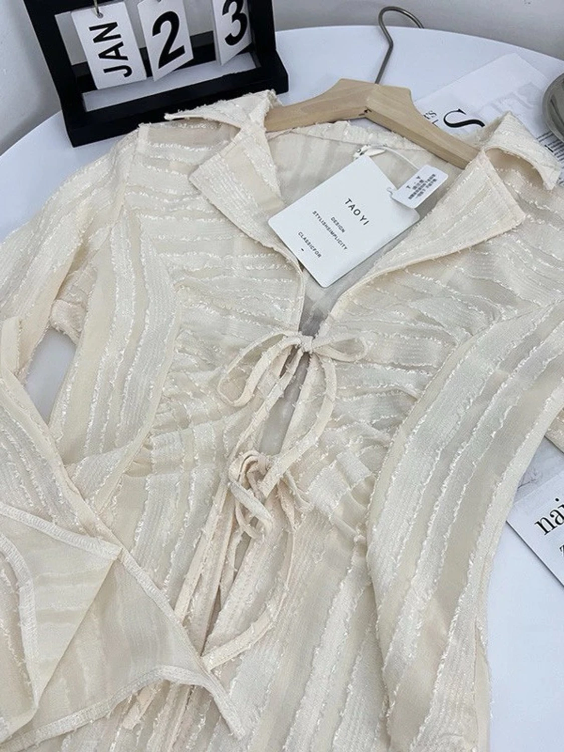Vit transparent blus med knytning - 1