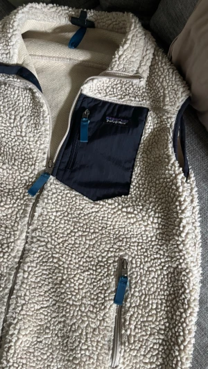 fleeceväst från Patagonia - Fleece väst från patagonia, Strl L men passar M. Rikigt fräsch