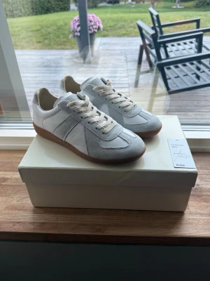 Masion margiela  - Säljer dessa feta Masion margiela som jag köpte från vinted, skon har en vinted variefering med, säljer pga dem är för stora. Skriv om frågor osv!!