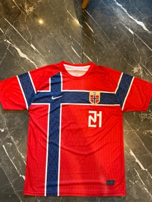 Norge Hemmatröja  - Strl: M Skick: Helt ny, aldrig använd 