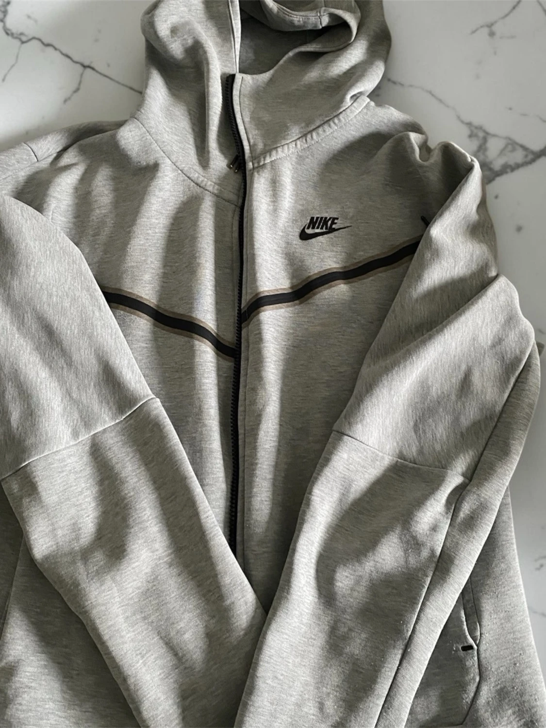 Grå zip hoodie från Nike
