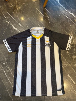 Santos Neymar tröja  - Strl: L Skick: Helt ny 