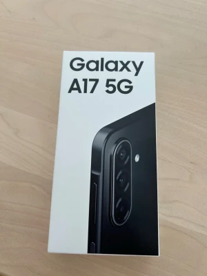 Samsung Galaxy A17 5G  - Säljer en Samsung Galaxy A17 5G i svart färg. Helt oanvänd med inpackningen kvar. 