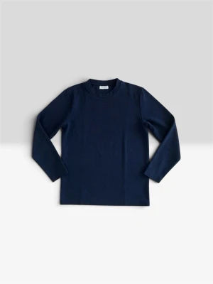 Longsleeve från these glory days - En stilren mörkblå långärmad tröja med rund halsringning. Tröjan har en enkel och klassisk design utan synliga detaljer eller mönster, vilket gör den lätt att matcha med olika outfits. Materialet ser mjukt och bekvämt ut, perfekt för lager på lager.