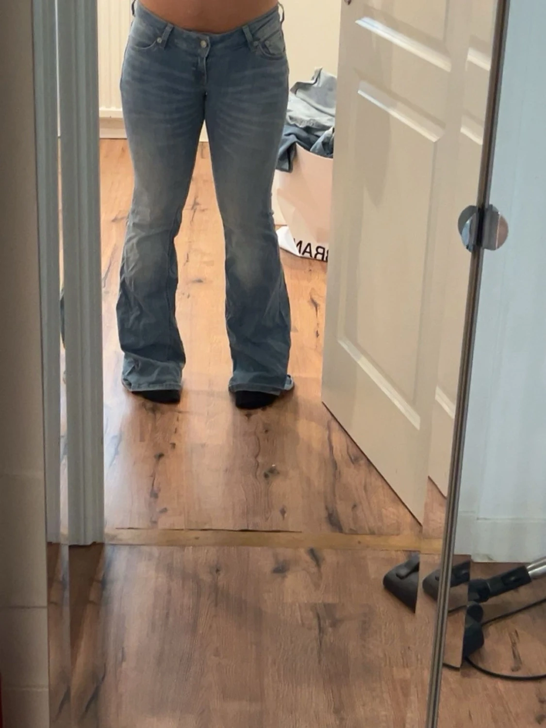 Ljusblå bootcut jeans - 4