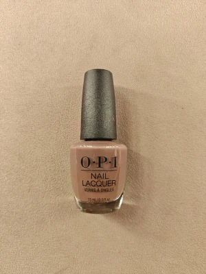 Lila/brun nagellack från OPI - Lila/brun nagellack från OPI. Knappt använd