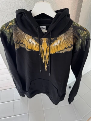 Marcelo Burlon Hoodie - Storlek M men kan även passa L då den är lite större i storlek. Först till kvarn!🙌🏻