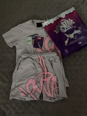 Syna world set - Fett snyggt sett från syna world i storlek s. Hör av dig vid frågor!