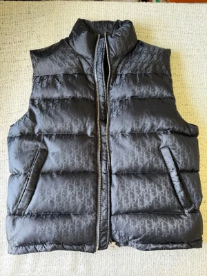 Dior dunn väst  - Dior Dunn väst. Nyttskick. 