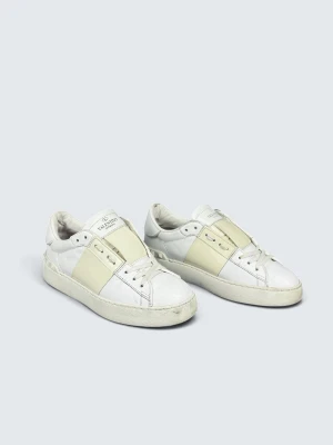 Valentino Open Skor - Skick: 8/10. | Ingår: endast skorna. | Nypris: +- 7700 SEK. | Givetvis äkta! Kontakta oss vid frågor. Innersulan är 23,6 cm lång.