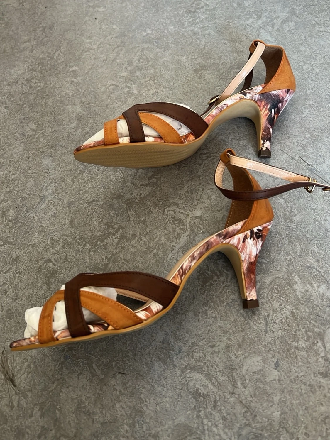 Bruna och beige pumps - 3