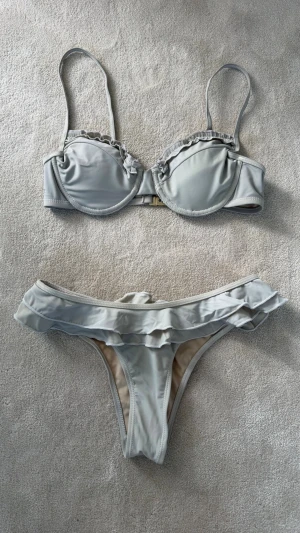 Ljusgrön bikini  - Ljusgrön bikini aldrig använd ❤️❤️