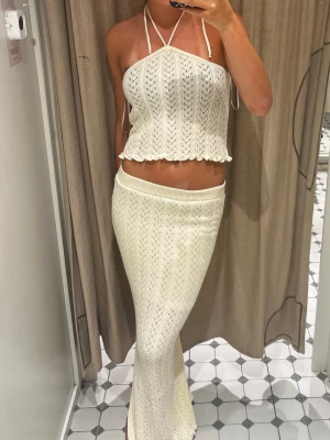 Snyggt set - Säljer detta ursnygga set, använd fåtal gånger!!❤️❤️❤️färgen är beige/gul