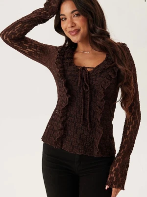 Lace frill top - Från bubbelroom, aldrig använd! Passar både XS och S. Nypris: 399