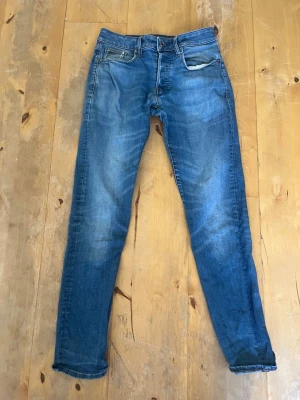 G-star raw jeans - Nypris: 1400 kr  Skriv vid någon form av frågor!