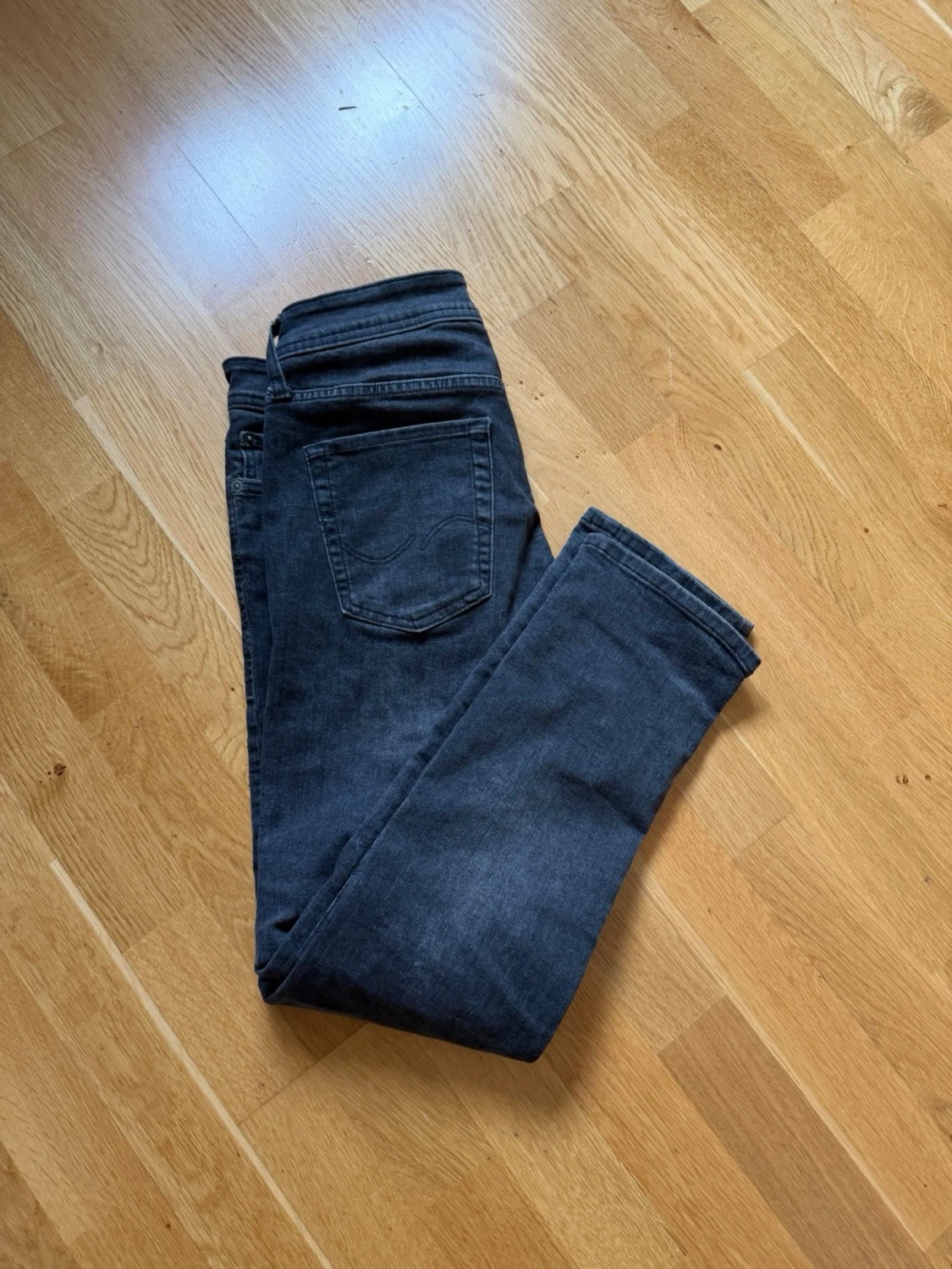 Svarta slim fit jeans