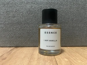 ESSNCE - I Am Vanilla 50 ml - Se bild för hur mycket som är kvar :).             original pris: 360kr