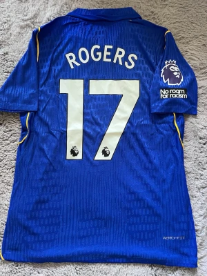 Chelsea 26/27 Rogers  - En Chelsea tröja för 26/27 Rogers spelar version, storlek L 