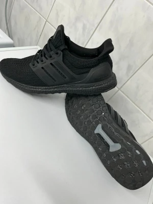 Adidas skor - Billig för de är lite fel stavning på skon