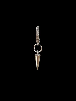 Silverfärgat glitterörhänge med hänge - Handgjort. Ej rostfritt/nickelfritt. Obs det är endast ett örhänge (inget par) 