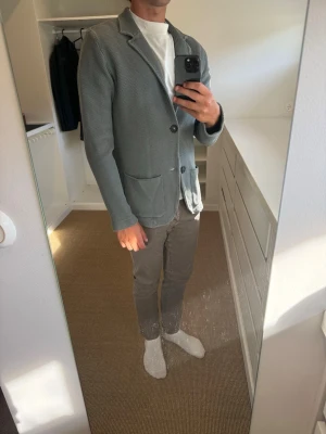 Italiensk stickad kavaj - Italien stickad kavaj - Storlek 48 - Skick 9/10