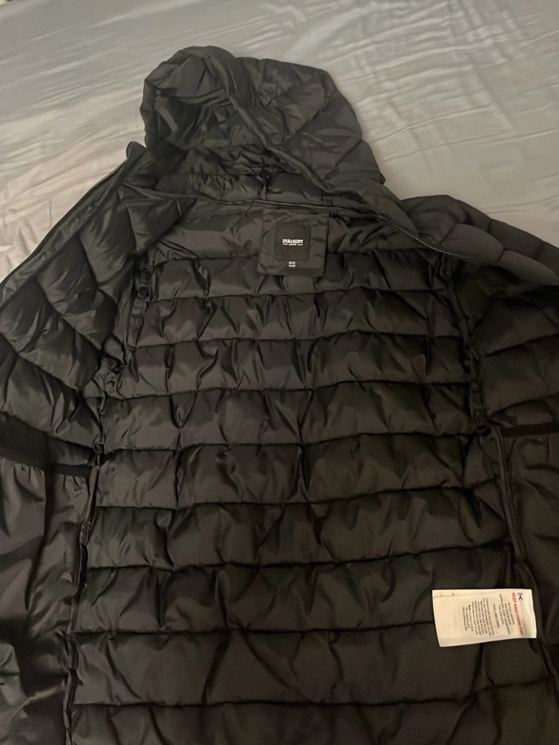 Svart lyle and scott pufferjacka med huva - 1