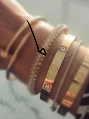 Guld armband - Guldarmbad, bara provat så vet inte om det är rostfritt eller inte. 