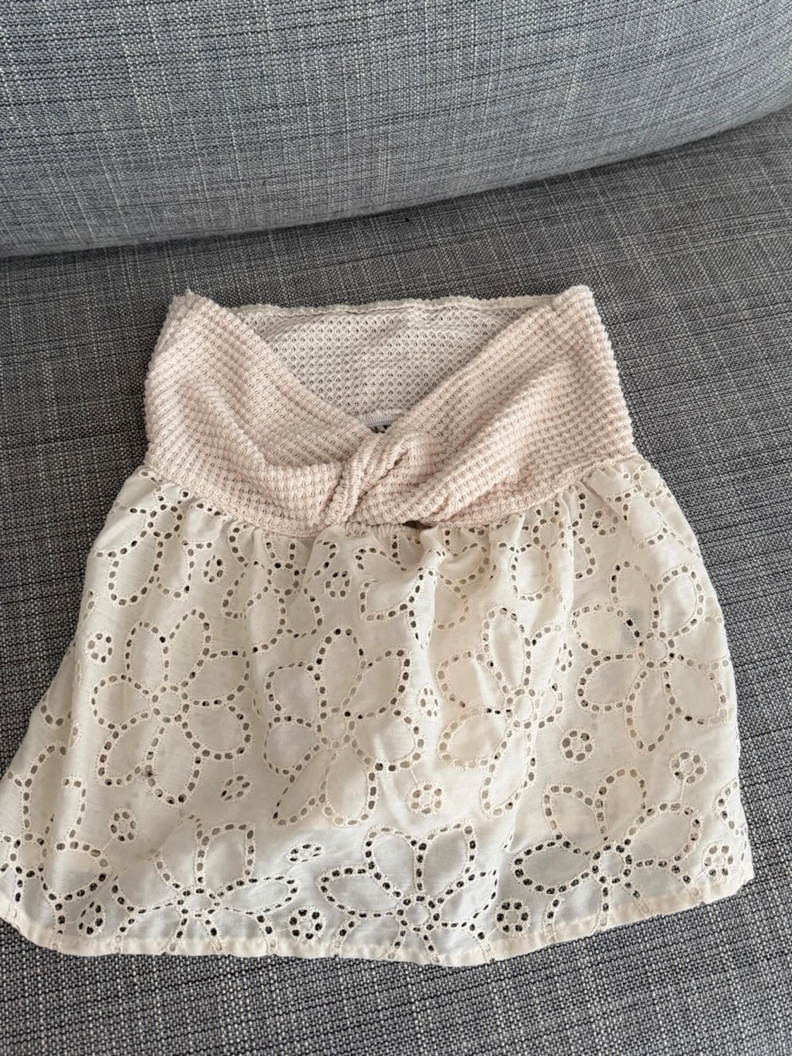 Beige gullig topp