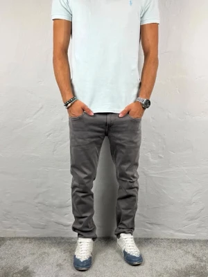 Replay jeans  - Ett par riktigt snygga jeans från Replay i storlek W30 L30 i modellen Anbbas Hyperflex 