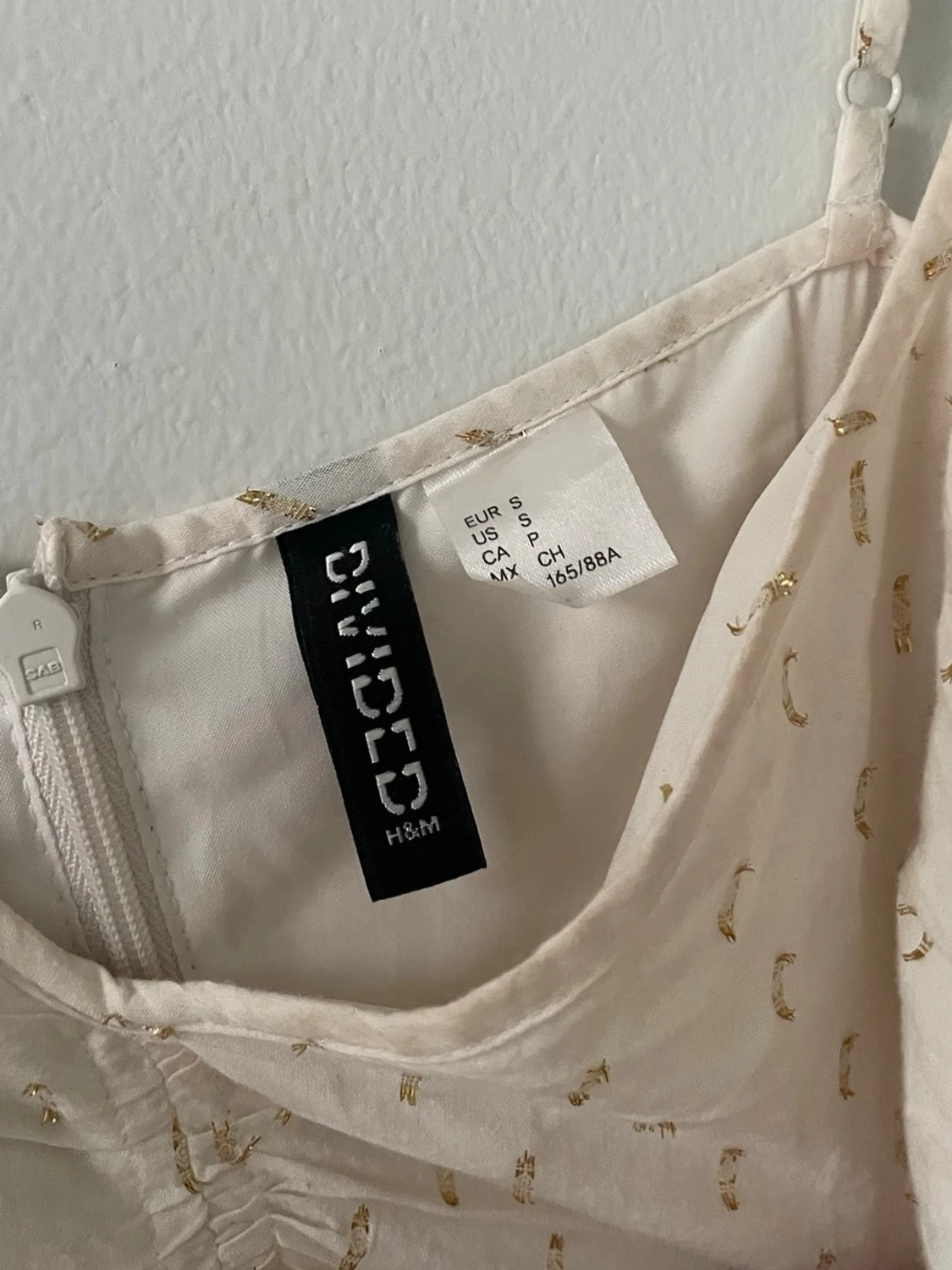 Ljus kortklänning med volanger H&M - 1