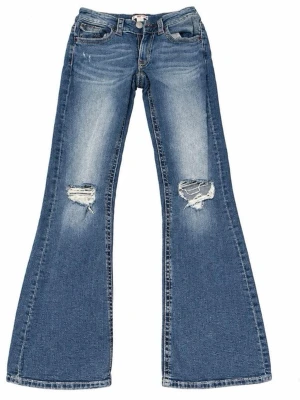 Low waist bootcut jeans!!! - Säljer super fina low waist jeans från Gina!🥰 utsvängda ben med fina detaljer på bakfickorna. Säljs i fint skick.