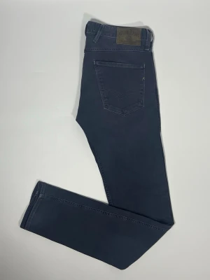 Replay anbass jeans - 👕 Plagg: Jeans                                                          📏 Storlek: 31/33                                                            🏷️ Märke/Modell: Replay anbass                                                 ✨ Skick: Fint skick                                                        💬 Vid frågor är det bara att skriva!                                                                                          🛍️ Gramenti