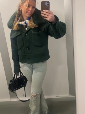 Äkta meotine jacka  - St S bra för hösten om ni vill ha mer bilder är de bara att fråga nypris runt 3000