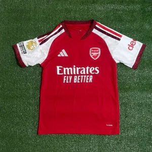 Arsenal 26/27 Tröja - Säljer denna riktigt snygga tröjan till ett riktigt bra pris. Skriv till om ni är intresserade eller har andra funderingar!